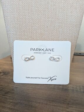 Park Lane Infinite Earrings